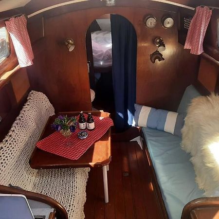 Cosy Sailingboat In Vlissingen Hotel Exterior photo